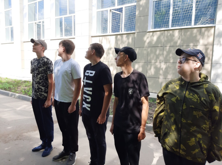 Военные сборы юношей 10 класса..
